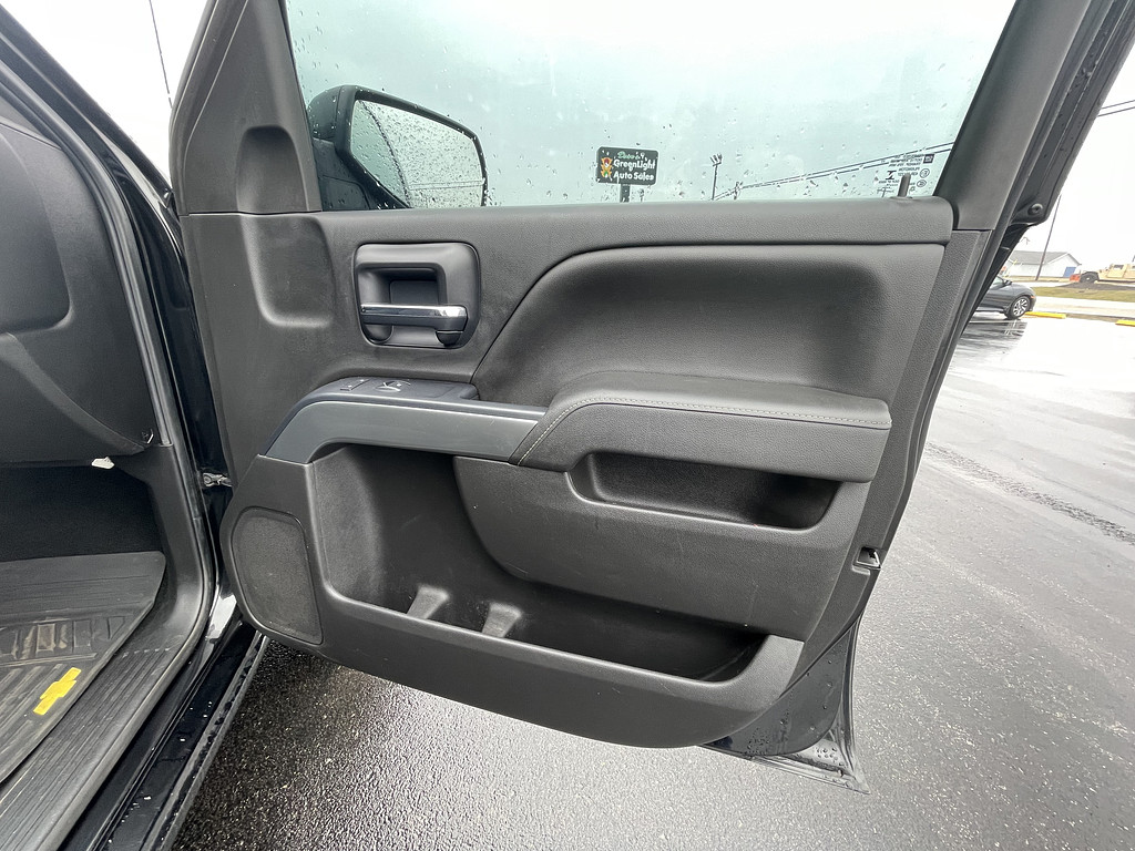 2014 Chevrolet Silverado LT Located at Dave's GreenLight Auto Sales slide-image