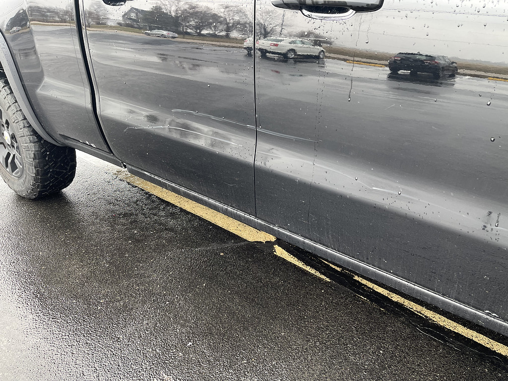 2014 Chevrolet Silverado LT Located at Dave's GreenLight Auto Sales slide-image