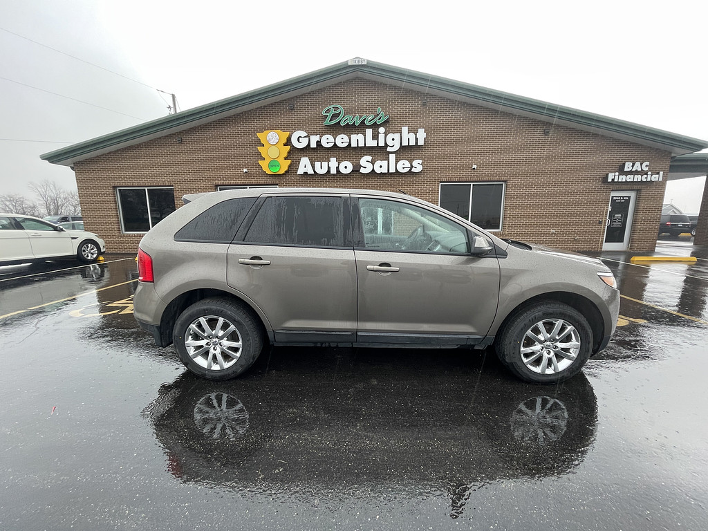 2012 Ford EDGE Located at Dave's GreenLight Auto Sales slide-image