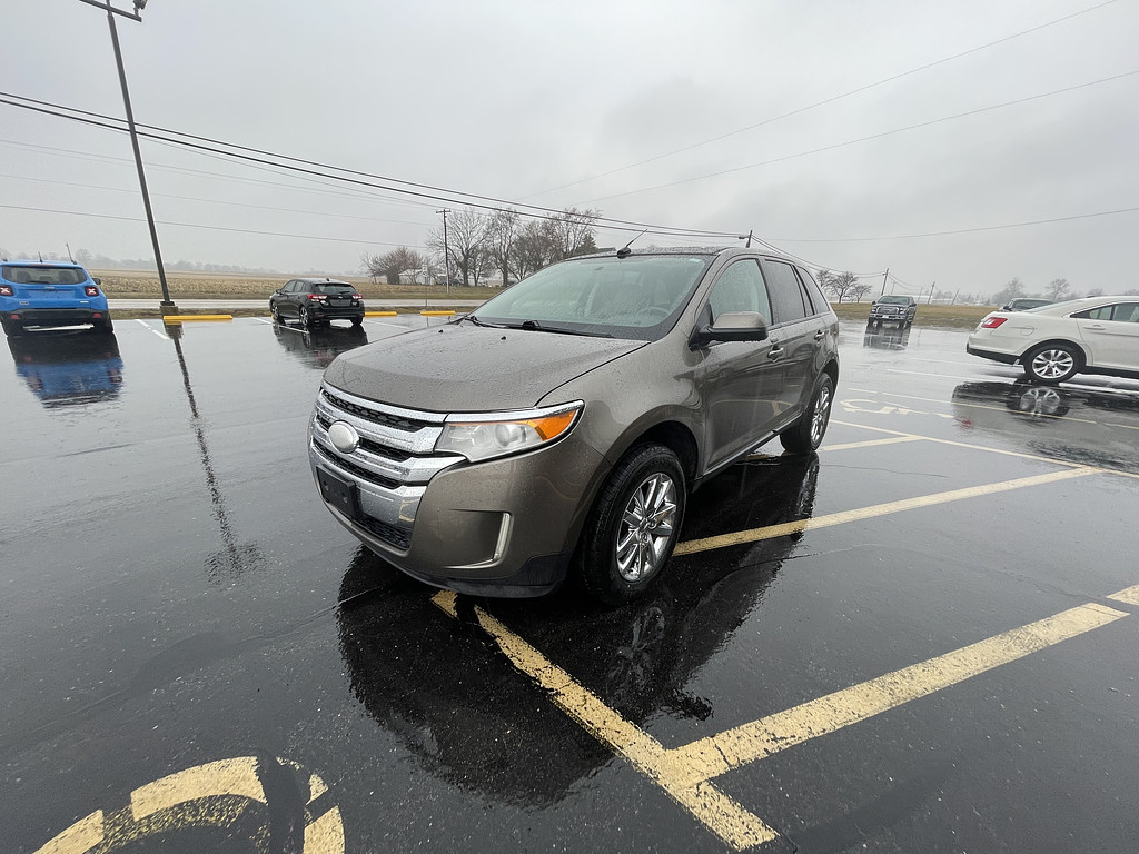 2012 Ford EDGE Located at Dave's GreenLight Auto Sales light-box-slides