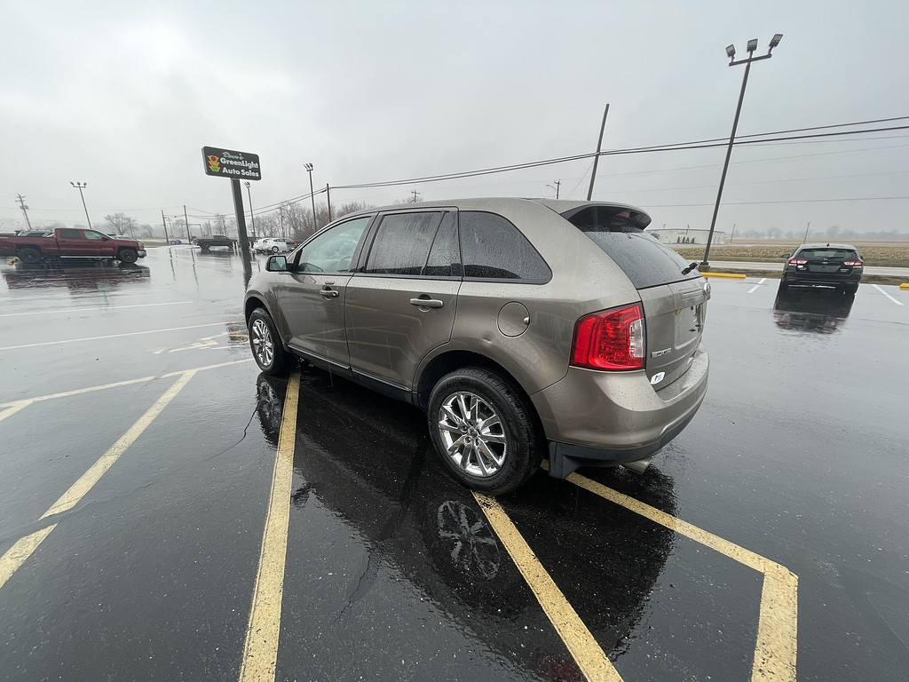 2012 Ford EDGE Located at Dave's GreenLight Auto Sales light-box-slides