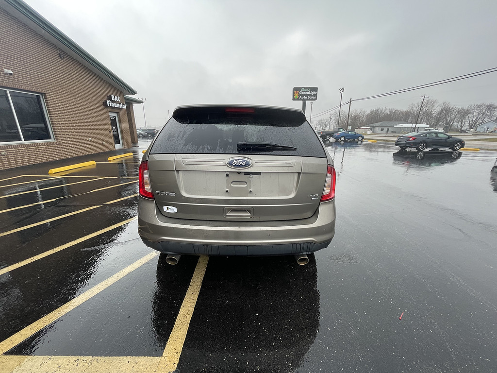 2012 Ford EDGE Located at Dave's GreenLight Auto Sales light-box-slides