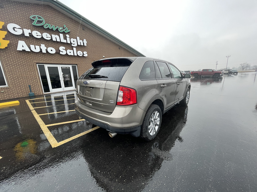 2012 Ford EDGE Located at Dave's GreenLight Auto Sales slide-image