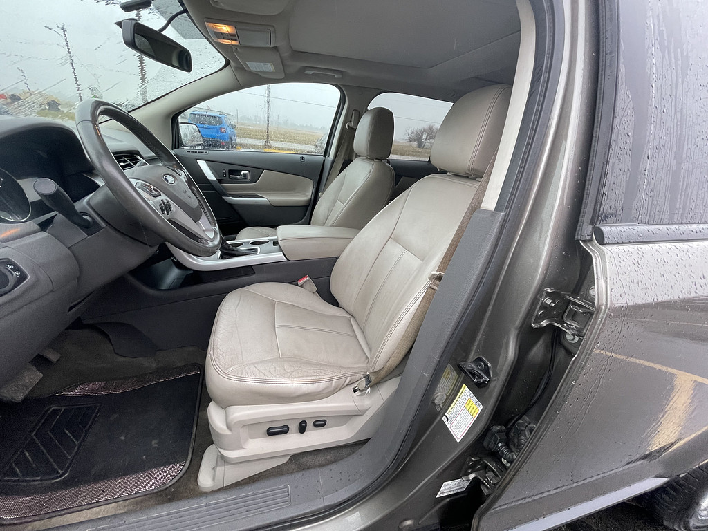 2012 Ford EDGE Located at Dave's GreenLight Auto Sales slide-image