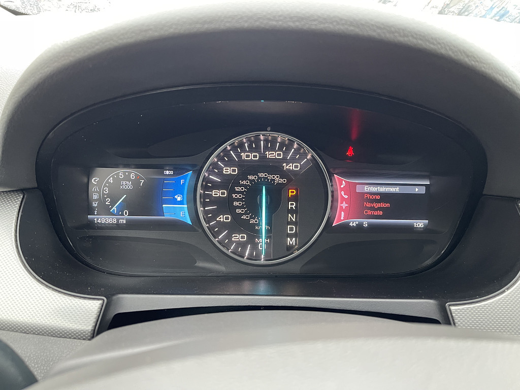 2012 Ford EDGE Located at Dave's GreenLight Auto Sales slide-image