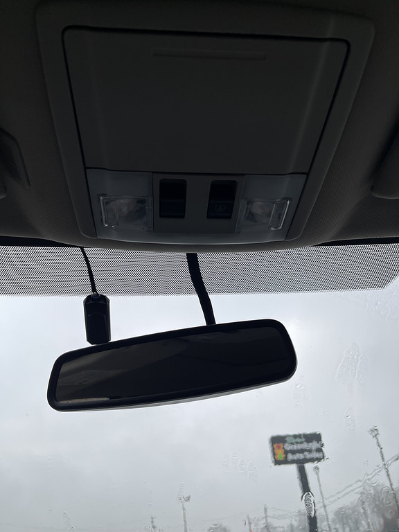 2012 Ford EDGE Located at Dave's GreenLight Auto Sales light-box-slides