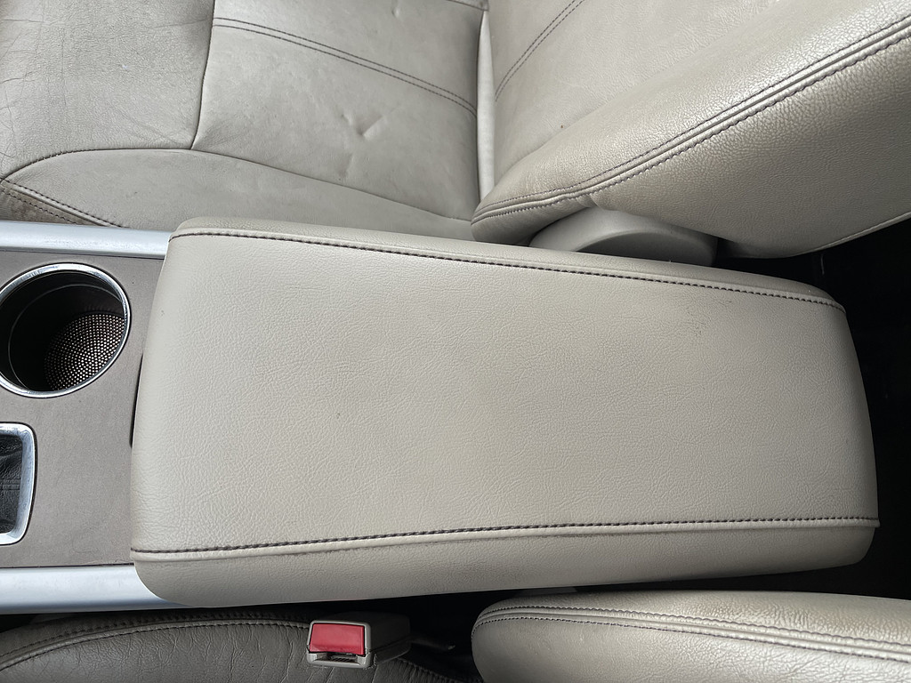 2012 Ford EDGE Located at Dave's GreenLight Auto Sales light-box-slides