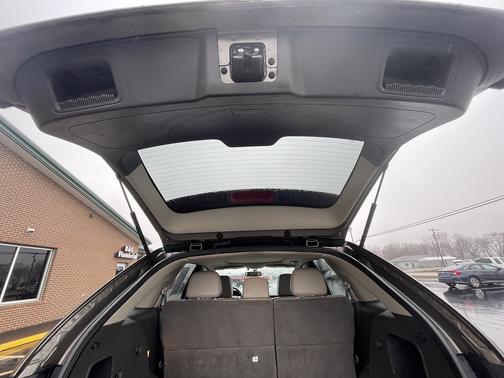 2012 Ford EDGE Located at Dave's GreenLight Auto Sales slide-image