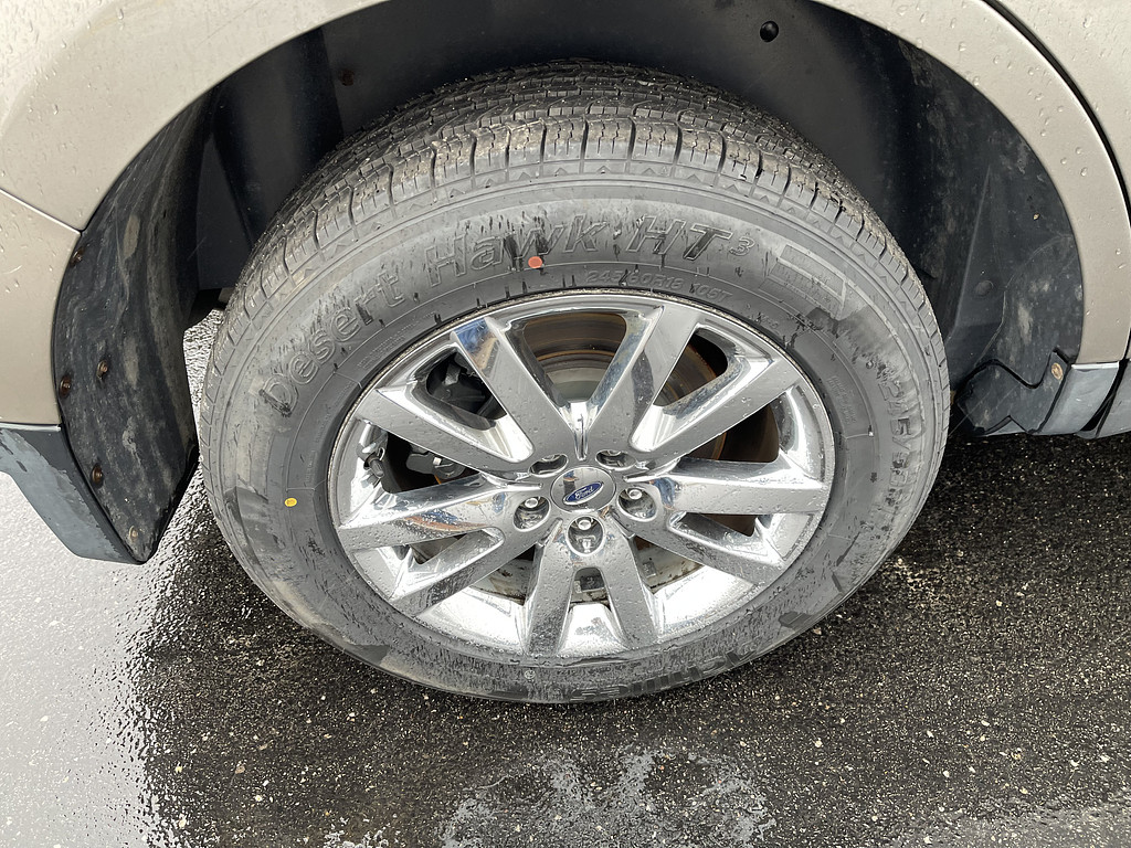 2012 Ford EDGE Located at Dave's GreenLight Auto Sales slide-image