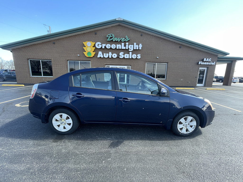 2009 Nissan SENTRA Located at Dave's GreenLight Auto Sales slide-image