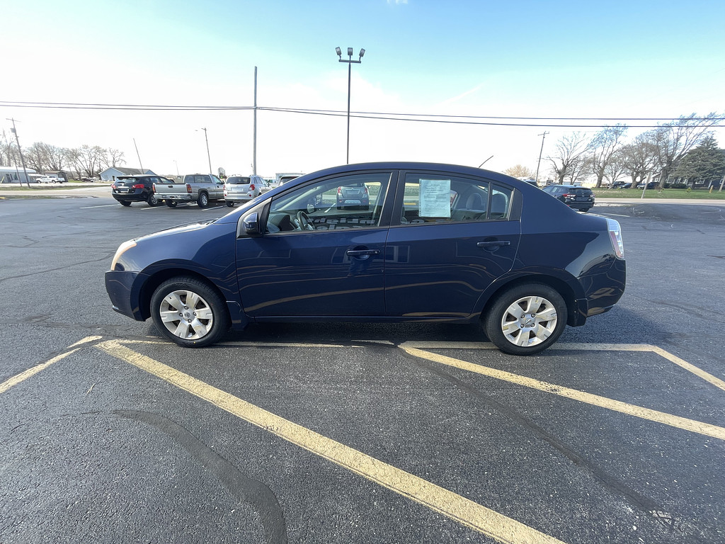 2009 Nissan SENTRA Located at Dave's GreenLight Auto Sales light-box-slides