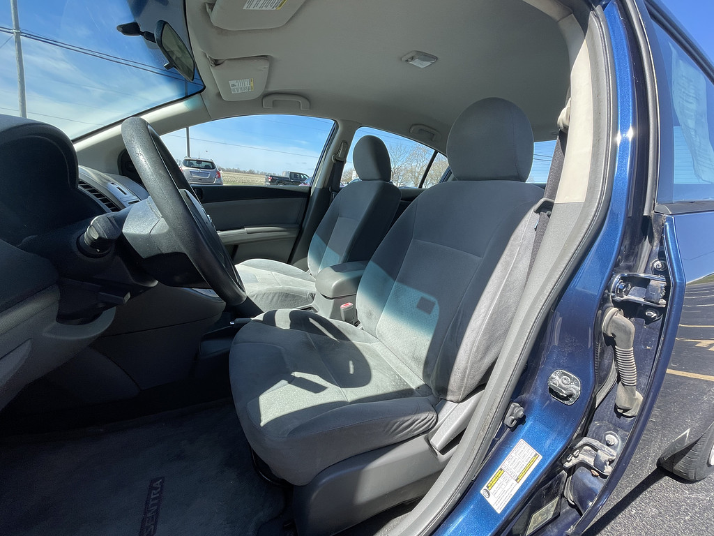 2009 Nissan SENTRA Located at Dave's GreenLight Auto Sales slide-image