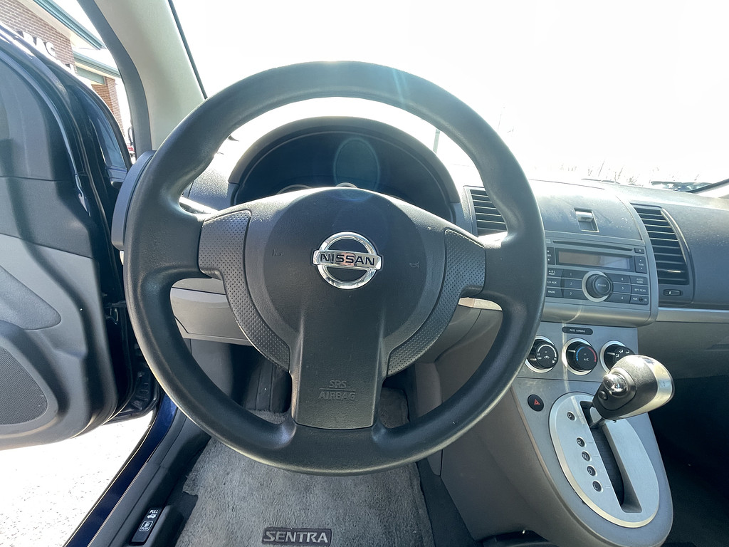 2009 Nissan SENTRA Located at Dave's GreenLight Auto Sales light-box-slides