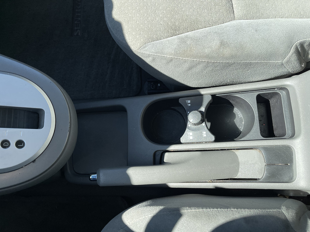 2009 Nissan SENTRA Located at Dave's GreenLight Auto Sales slide-image