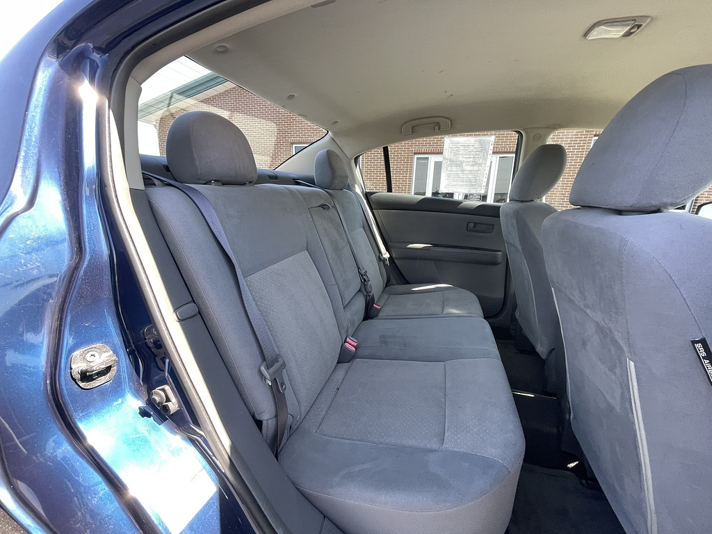 2009 Nissan SENTRA Located at Dave's GreenLight Auto Sales slide-image