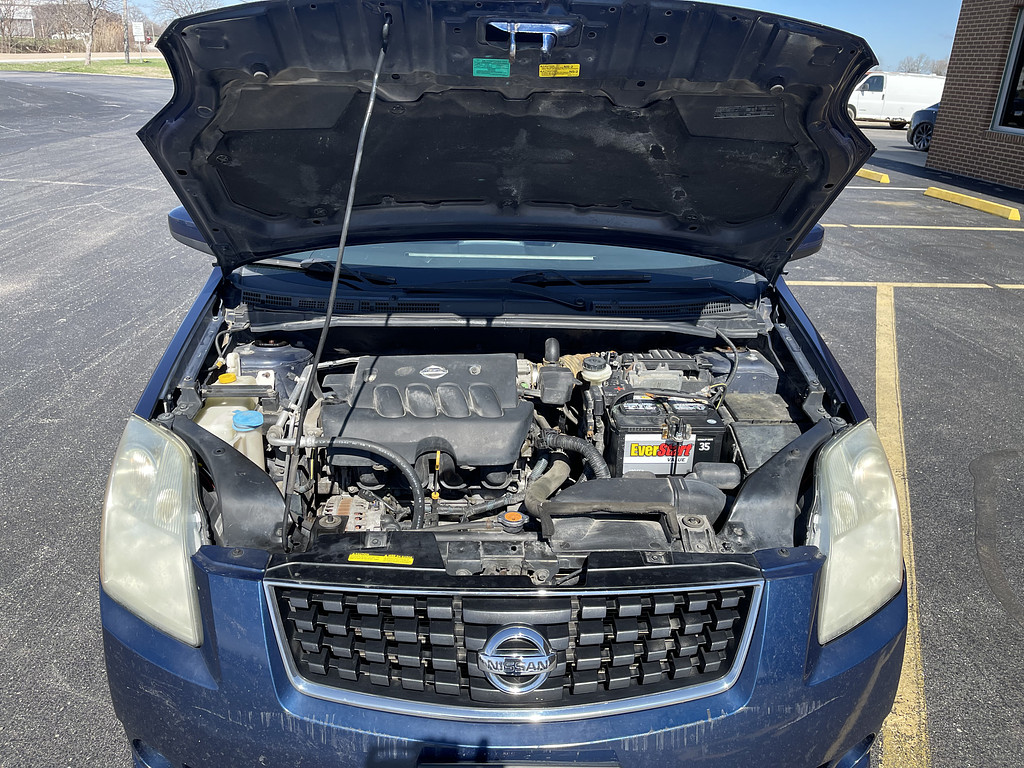 2009 Nissan SENTRA Located at Dave's GreenLight Auto Sales light-box-slides
