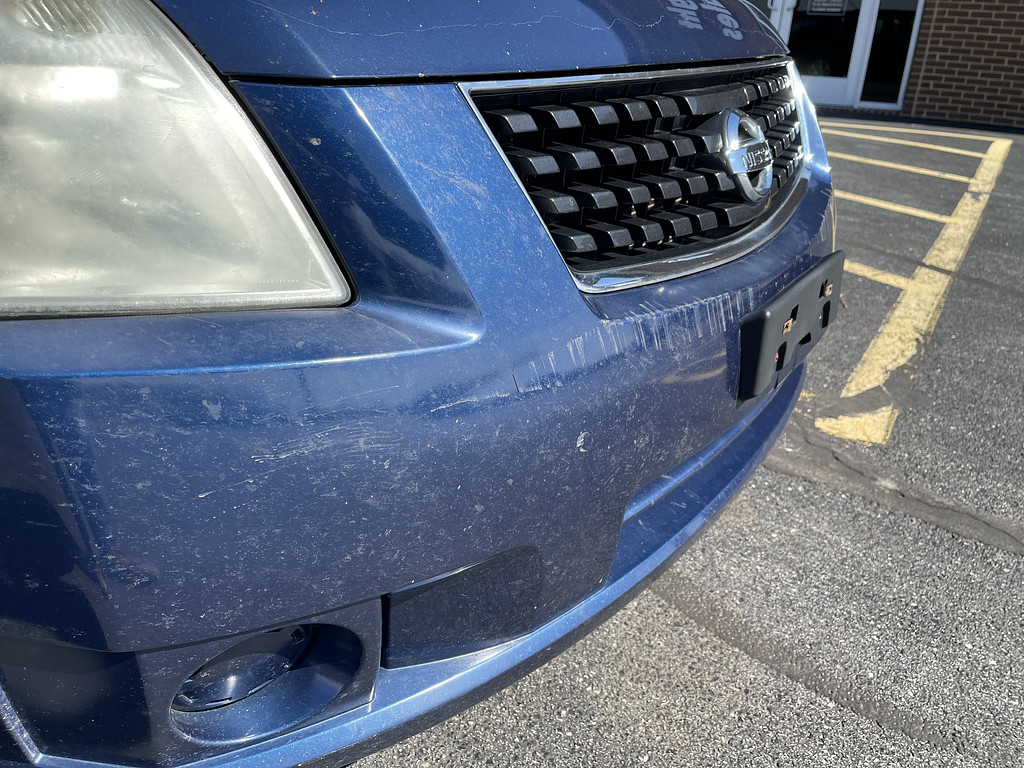 2009 Nissan SENTRA Located at Dave's GreenLight Auto Sales slide-image