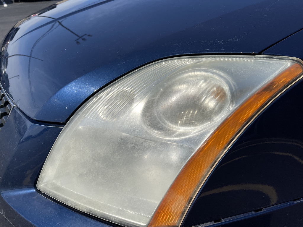 2009 Nissan SENTRA Located at Dave's GreenLight Auto Sales light-box-slides