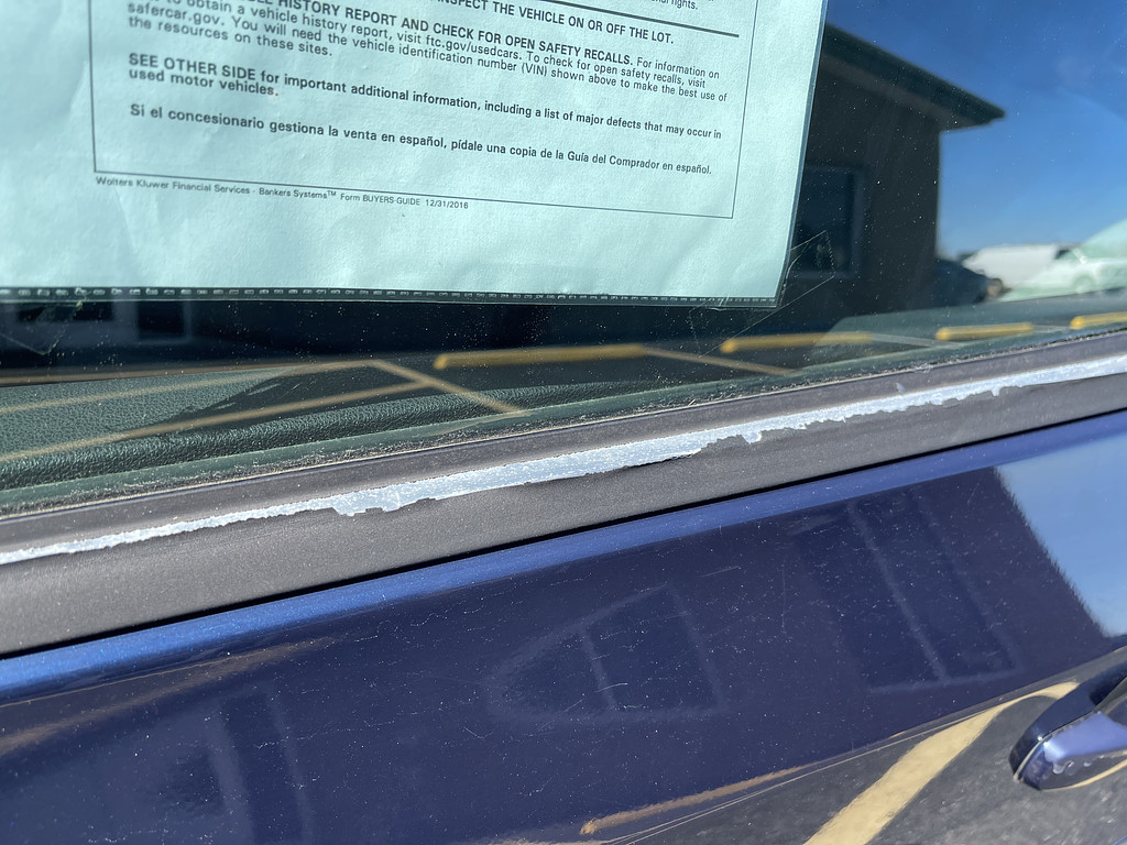 2009 Nissan SENTRA Located at Dave's GreenLight Auto Sales slide-image