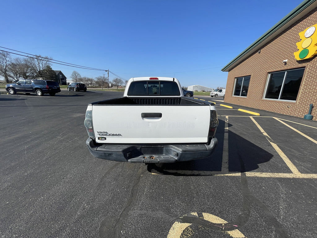 2015 Toyota Tacoma BASE Located at Dave's GreenLight Auto Sales light-box-slides