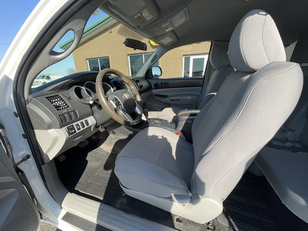 2015 Toyota Tacoma BASE Located at Dave's GreenLight Auto Sales slide-image