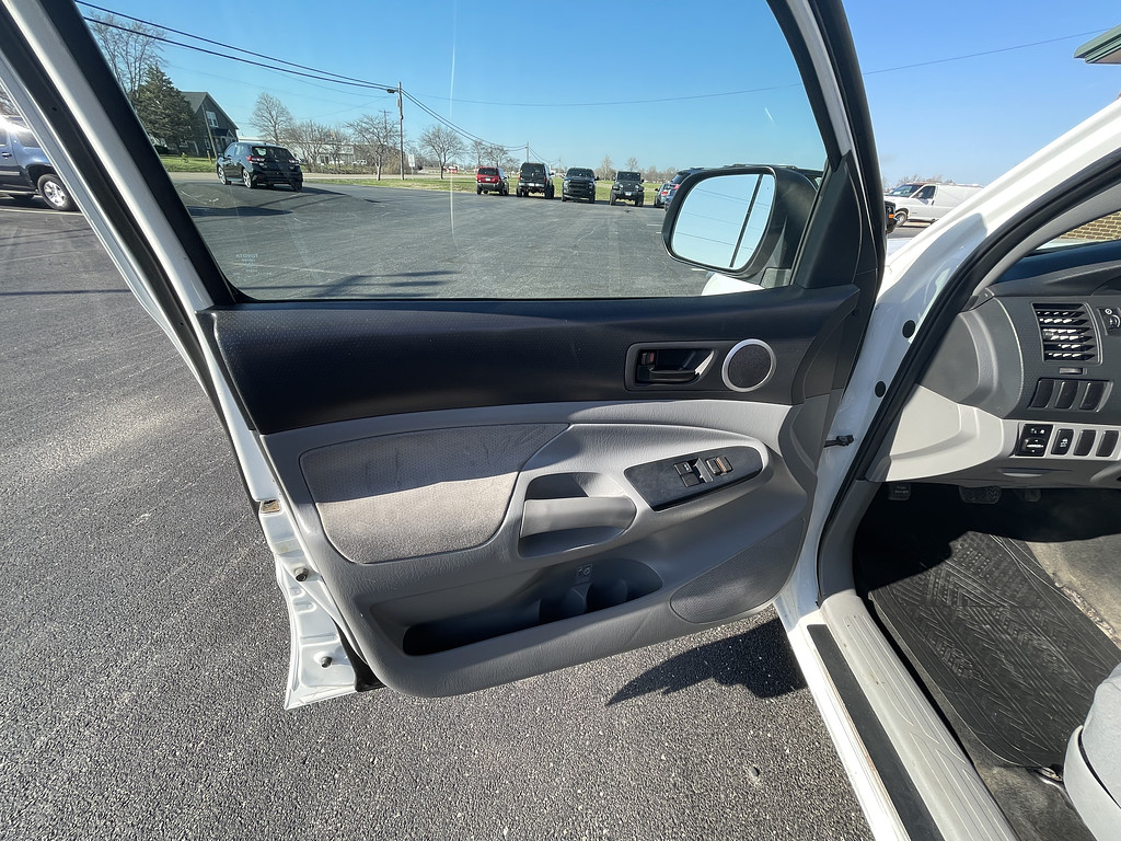 2015 Toyota Tacoma BASE Located at Dave's GreenLight Auto Sales slide-image