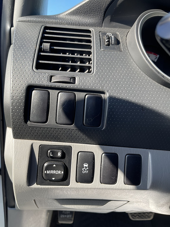 2015 Toyota Tacoma BASE Located at Dave's GreenLight Auto Sales light-box-slides