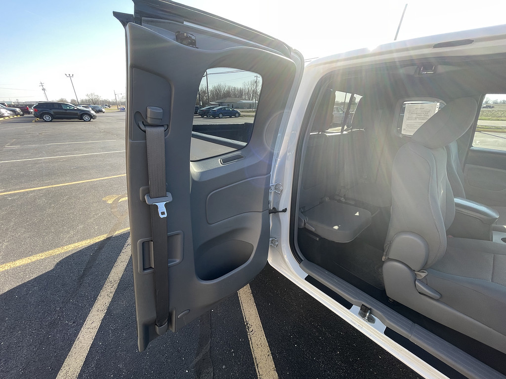 2015 Toyota Tacoma BASE Located at Dave's GreenLight Auto Sales light-box-slides