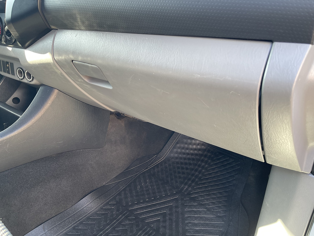 2015 Toyota Tacoma BASE Located at Dave's GreenLight Auto Sales light-box-slides