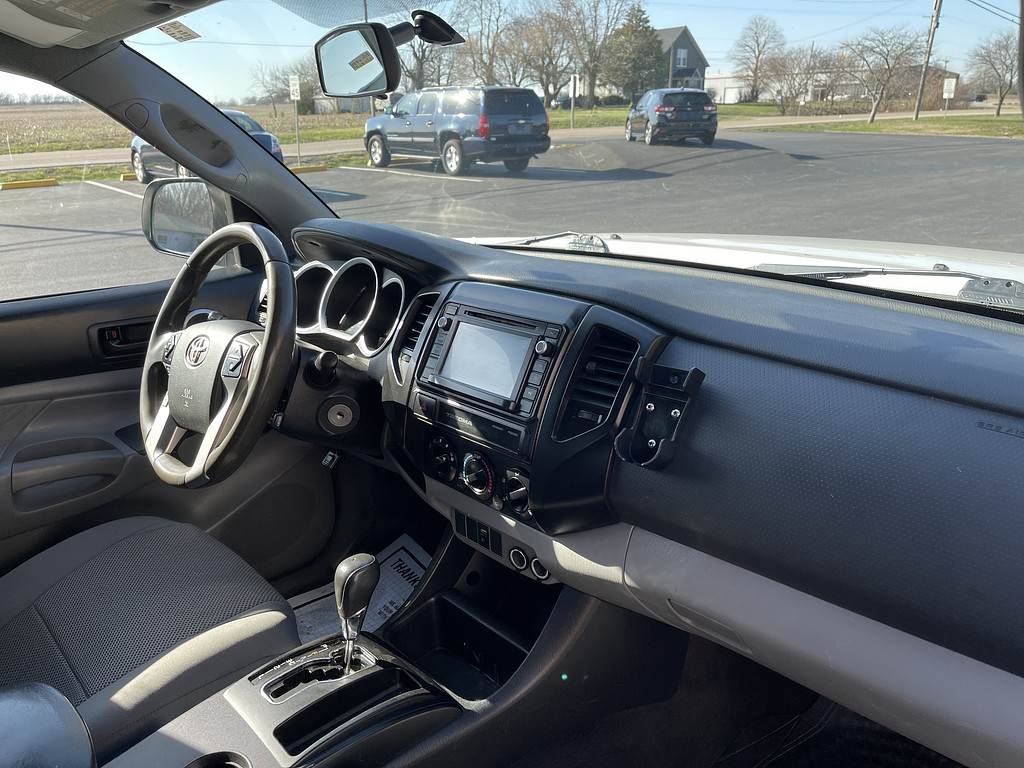 2015 Toyota Tacoma BASE Located at Dave's GreenLight Auto Sales light-box-slides