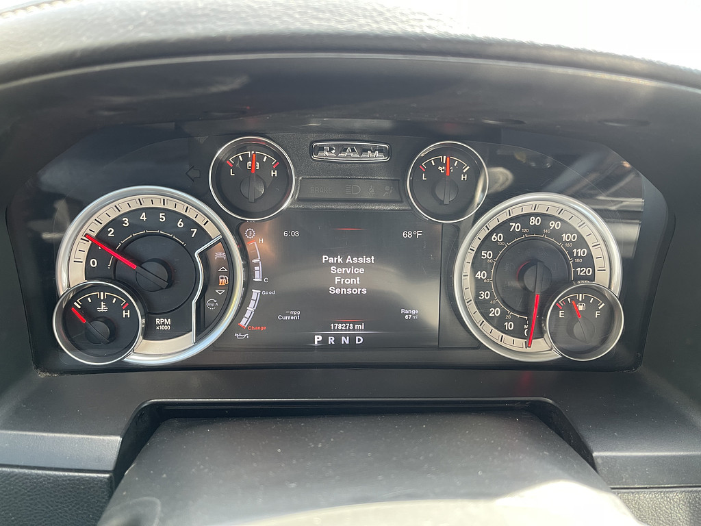 2014 RAM 1500 SPORT Located at Dave's GreenLight Auto Sales light-box-slides