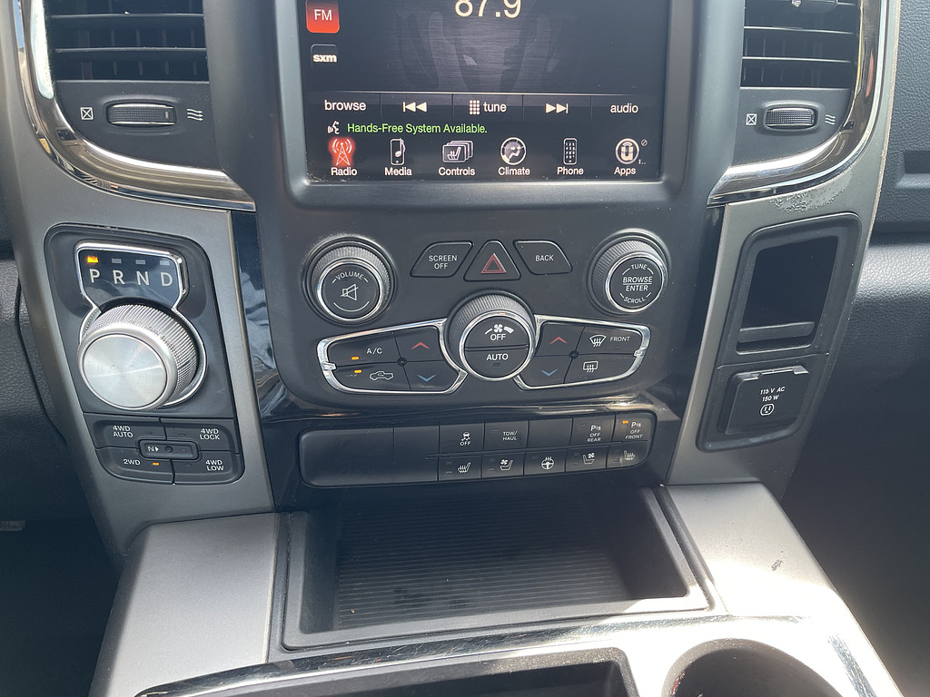 2014 RAM 1500 SPORT Located at Dave's GreenLight Auto Sales light-box-slides