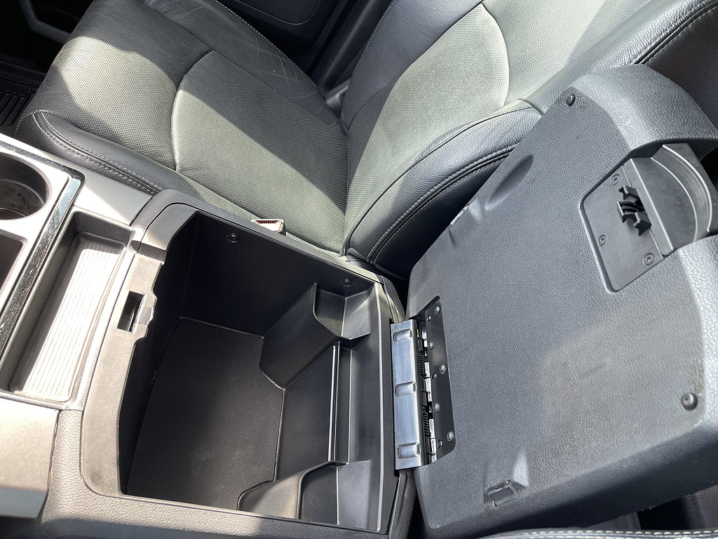 2014 RAM 1500 SPORT Located at Dave's GreenLight Auto Sales light-box-slides