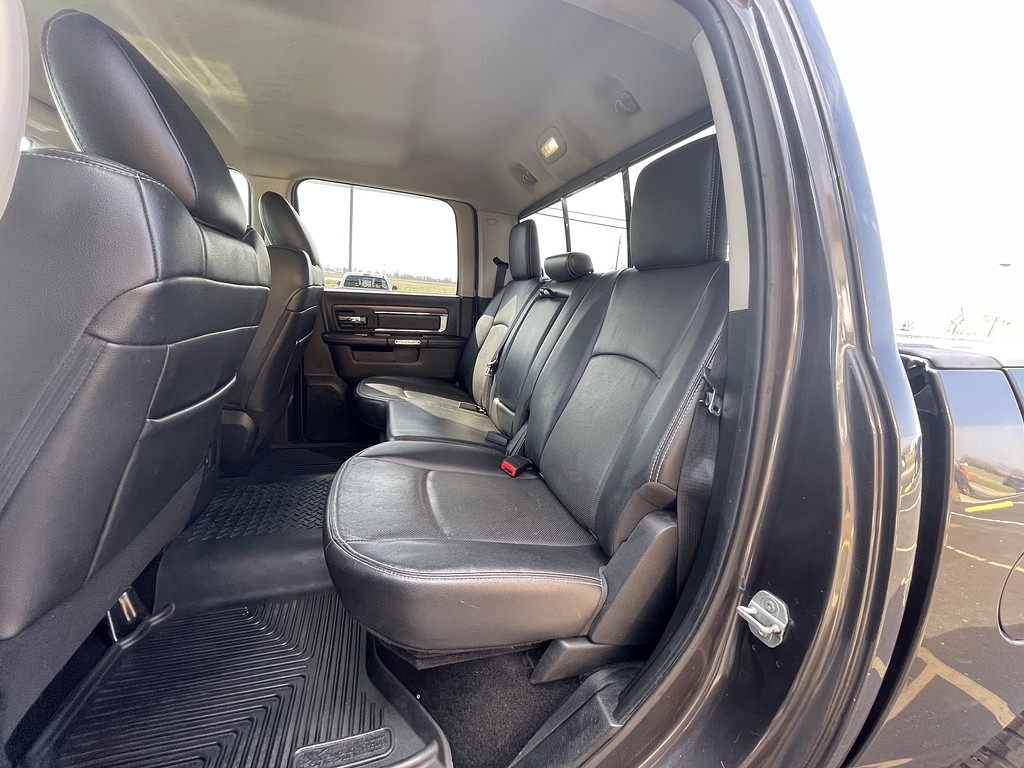 2014 RAM 1500 SPORT Located at Dave's GreenLight Auto Sales light-box-slides