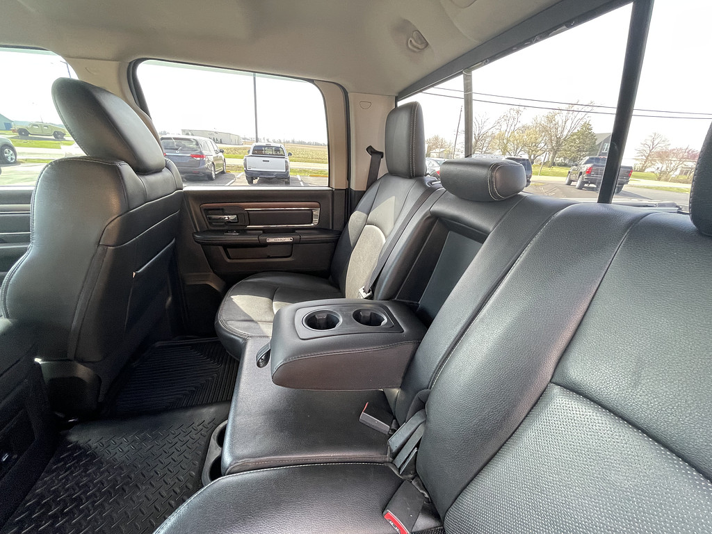 2014 RAM 1500 SPORT Located at Dave's GreenLight Auto Sales light-box-slides