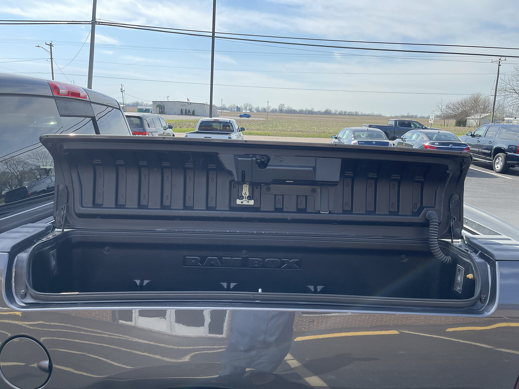 2014 RAM 1500 SPORT Located at Dave's GreenLight Auto Sales light-box-slides