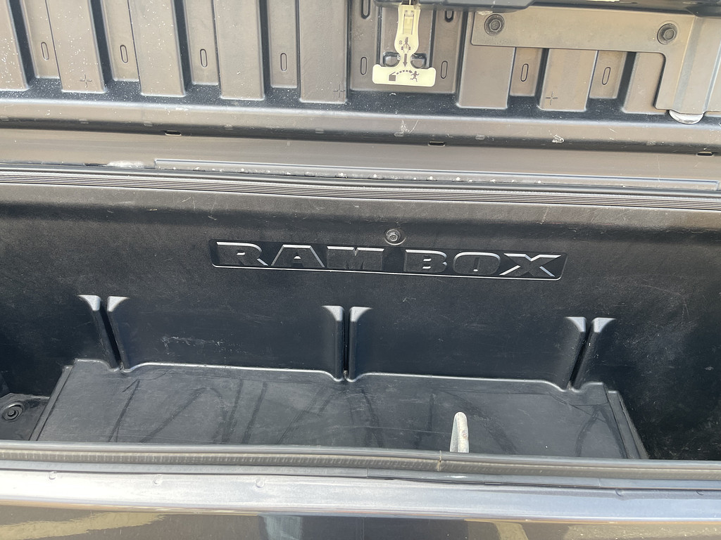 2014 RAM 1500 SPORT Located at Dave's GreenLight Auto Sales slide-image