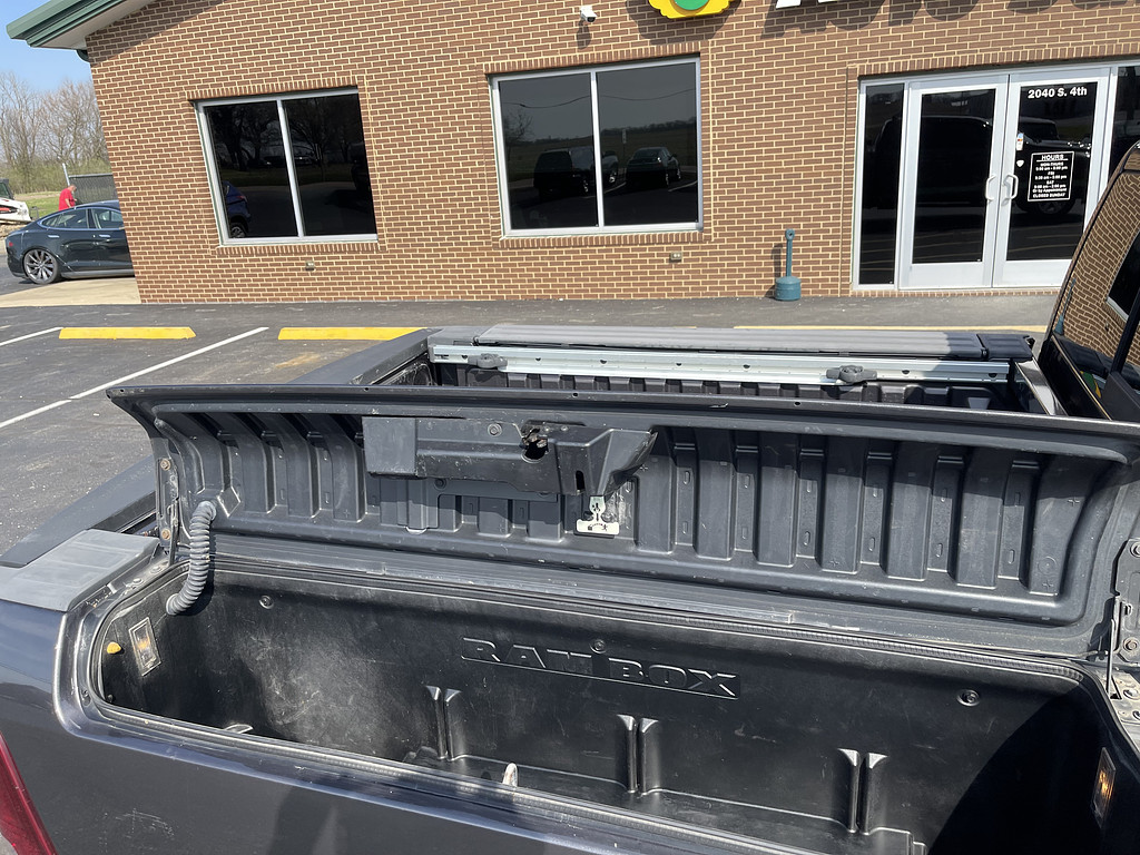 2014 RAM 1500 SPORT Located at Dave's GreenLight Auto Sales light-box-slides