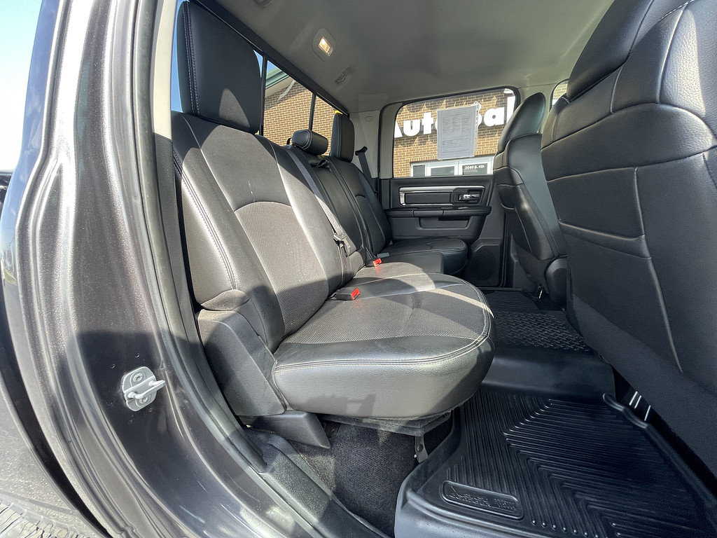 2014 RAM 1500 SPORT Located at Dave's GreenLight Auto Sales light-box-slides