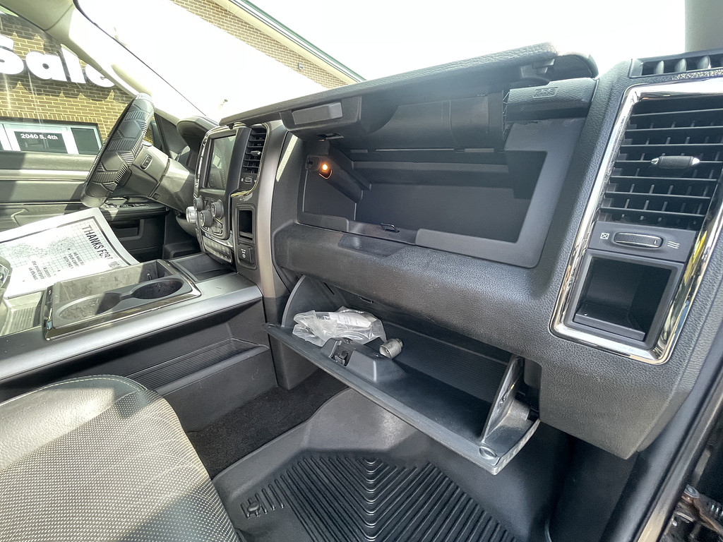 2014 RAM 1500 SPORT Located at Dave's GreenLight Auto Sales light-box-slides