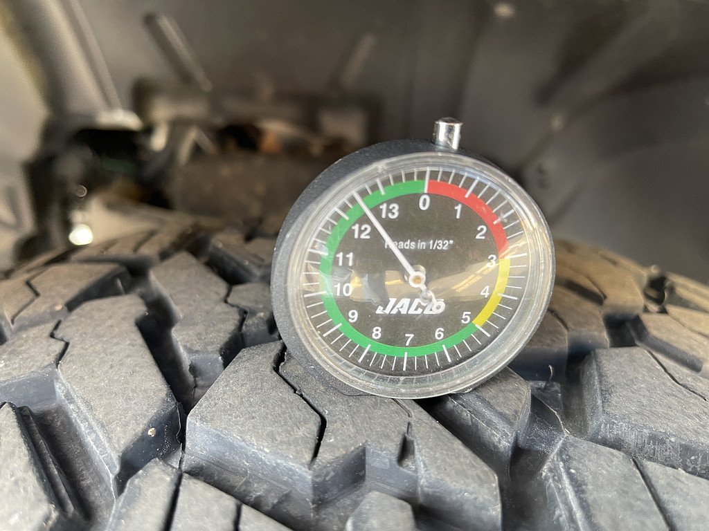 2014 RAM 1500 SPORT Located at Dave's GreenLight Auto Sales slide-image