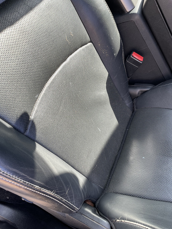 2014 RAM 1500 SPORT Located at Dave's GreenLight Auto Sales light-box-slides