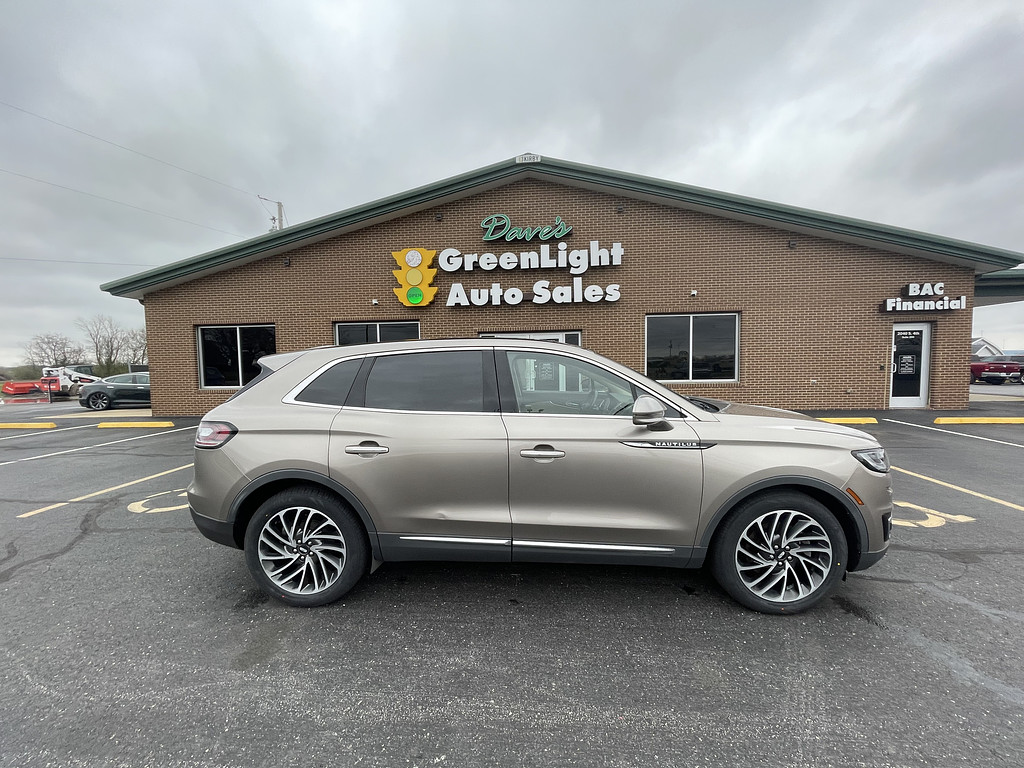 2019 Lincoln NAUTILUS RESERVE Located at Dave's GreenLight Auto Sales slide-image