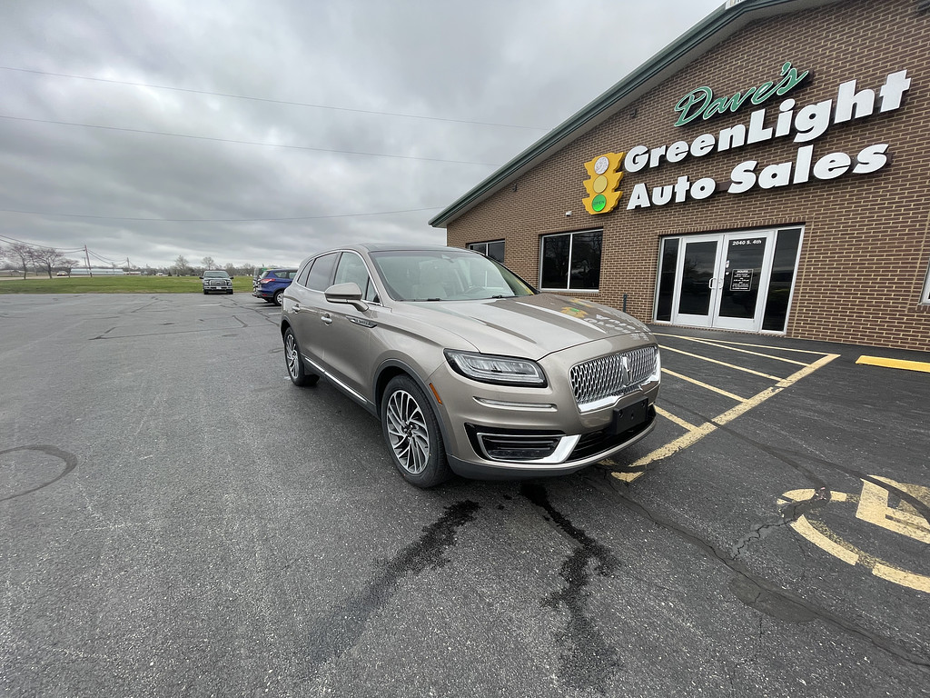 2019 Lincoln NAUTILUS RESERVE Located at Dave's GreenLight Auto Sales light-box-slides
