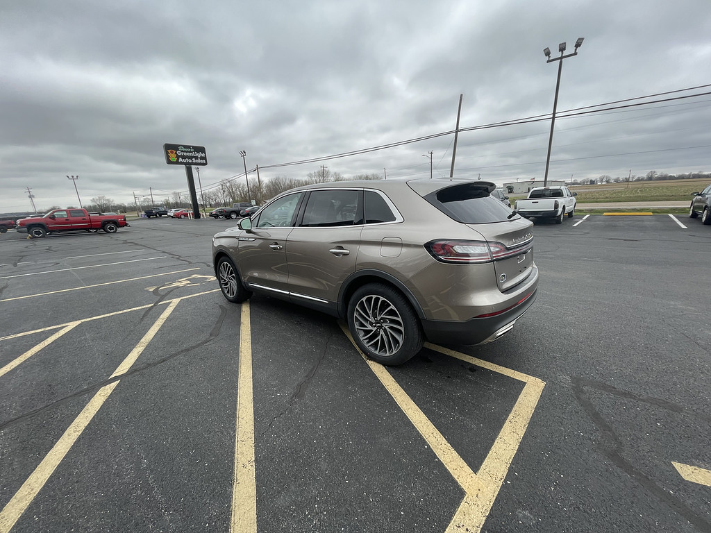 2019 Lincoln NAUTILUS RESERVE Located at Dave's GreenLight Auto Sales slide-image