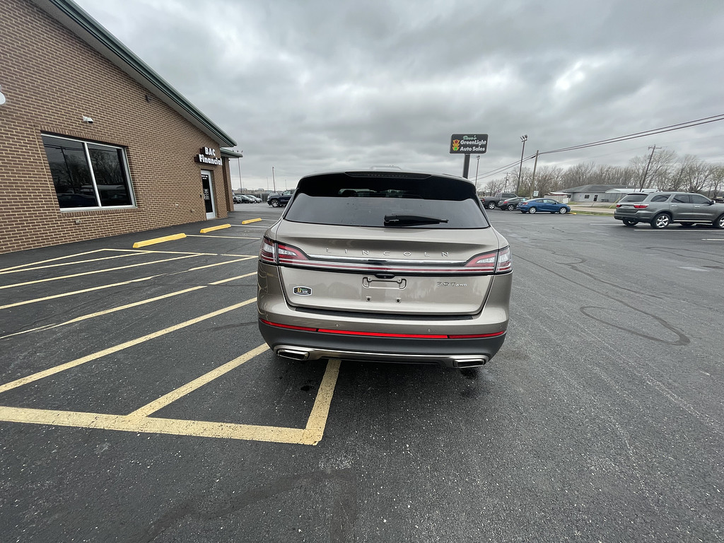 2019 Lincoln NAUTILUS RESERVE Located at Dave's GreenLight Auto Sales slide-image