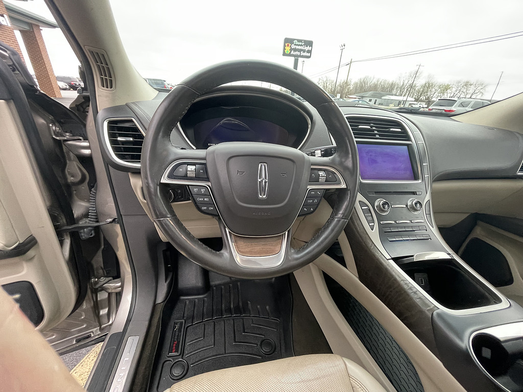2019 Lincoln NAUTILUS RESERVE Located at Dave's GreenLight Auto Sales slide-image