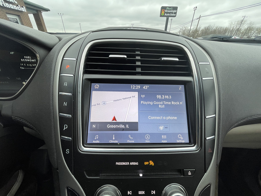 2019 Lincoln NAUTILUS RESERVE Located at Dave's GreenLight Auto Sales slide-image