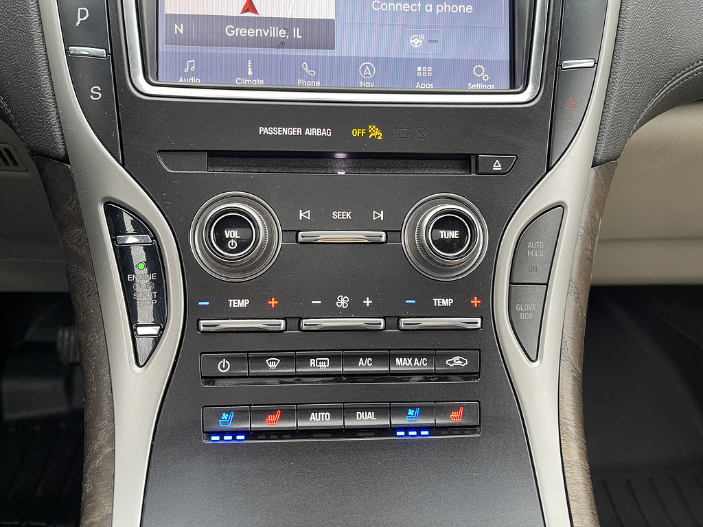 2019 Lincoln NAUTILUS RESERVE Located at Dave's GreenLight Auto Sales slide-image