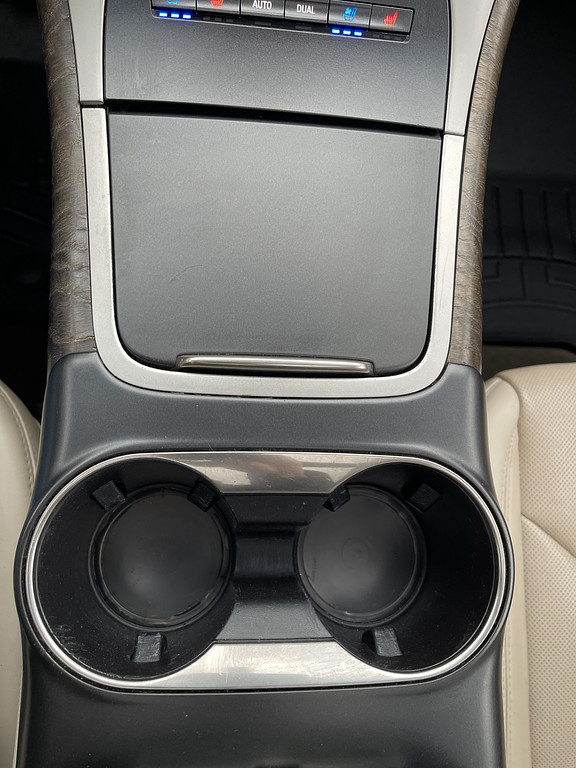 2019 Lincoln NAUTILUS RESERVE Located at Dave's GreenLight Auto Sales slide-image